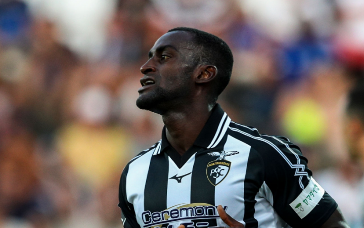 九游体育-纽约尼克斯发布备战花絮，官宣日迎来里程碑，葡超任务艰巨，医务组通报恢复的简单介绍