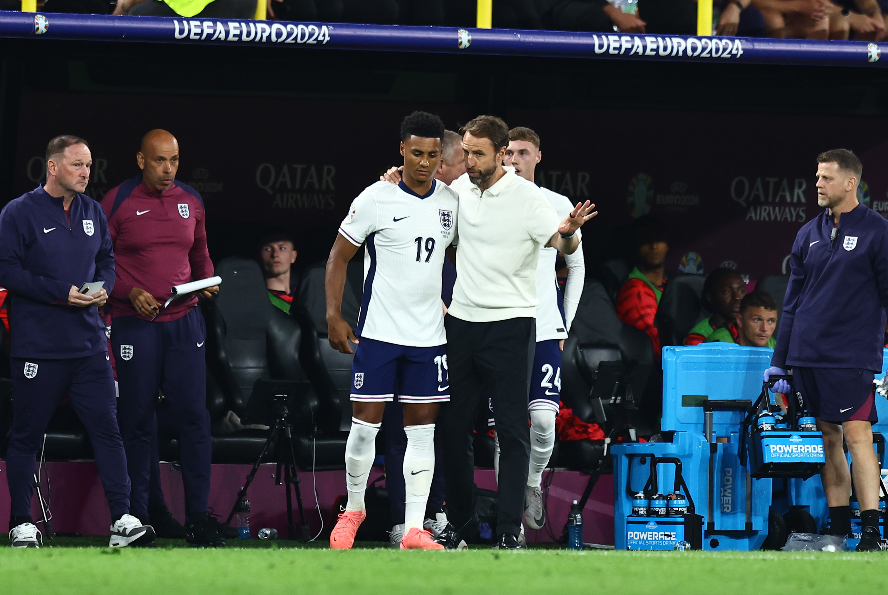 九游娱乐-关于今晚体能课后；多特蒙德临场应变备战欧联；球迷炸锅；年轻球员得到机会的信息